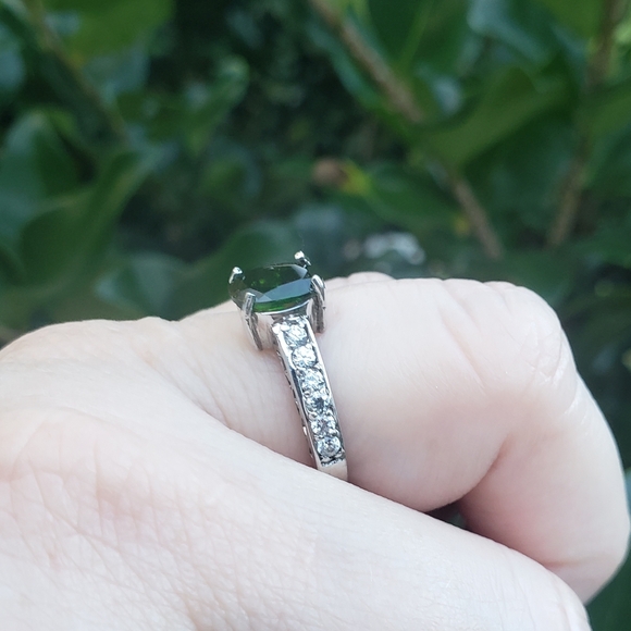 Oval Chrome Diopside Ring - Picture 6 of 10